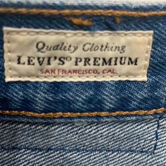 Levi’s 501 Crop Frayed - Picture 5 of 10